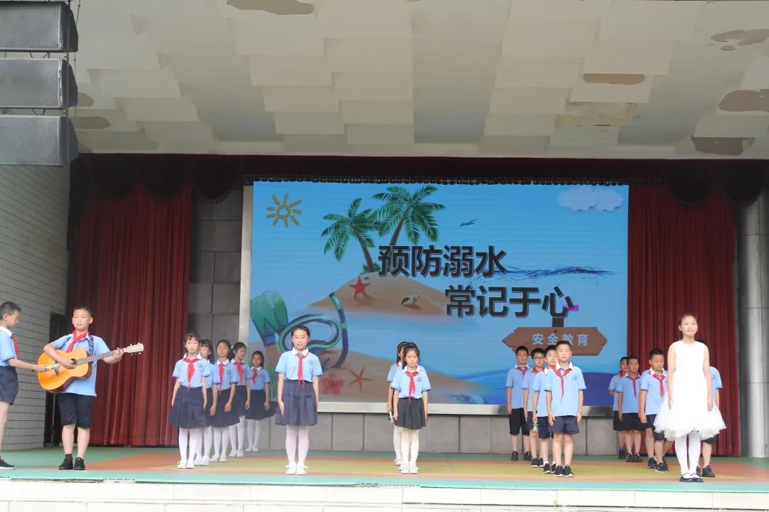 珍爱生命，安全第一｜记四川大学西航港实验小学第17周国旗下讲话