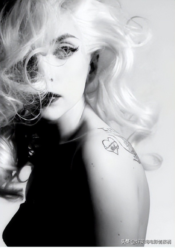 传闻Lady Gaga正和DC商谈在《小丑2》中饰演哈莉·奎茵？