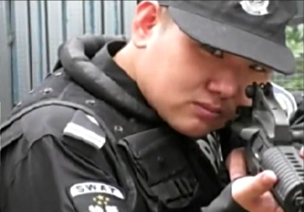 “我爸是大官”韩方奕：当街打死警察，被判死缓不到7年成功减刑