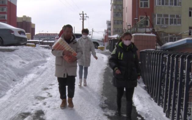 双鸭山市红旗村爱心慰巾帼节日送关怀