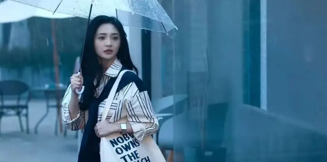 为啥越来越多的人，上班不爱背包了？