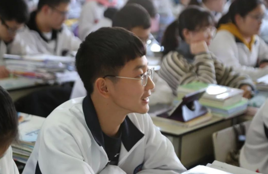 高中学科“难度系数”排行榜，生物反超物理，榜首才是难出新高度