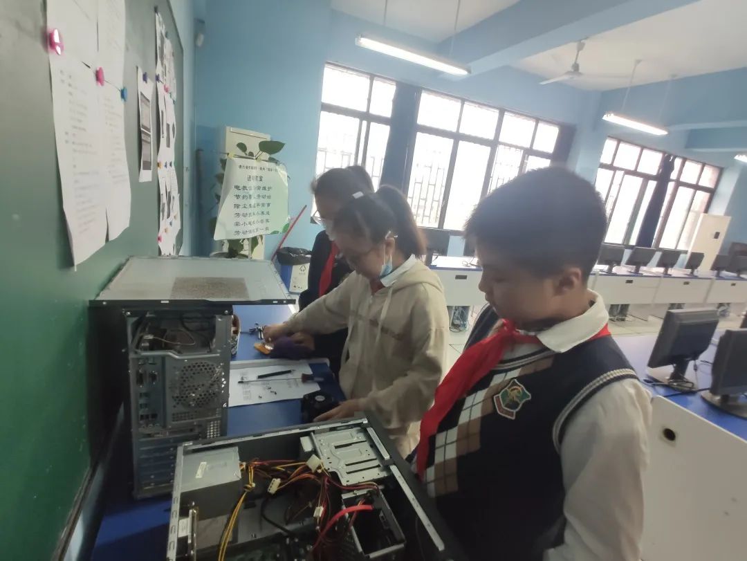 成都市双流区棠湖小学丨把“爱劳动”的奖章颁给棠小娃