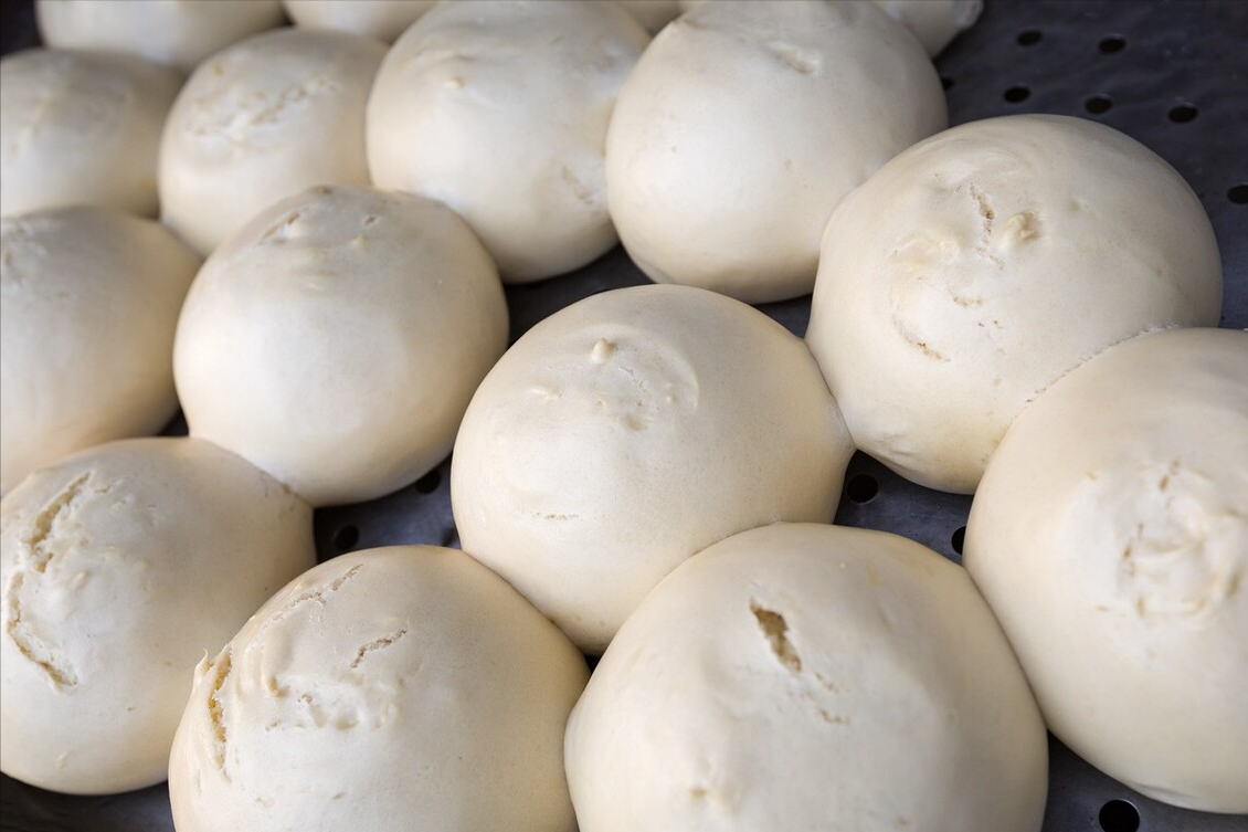 过年保存馒头，切忌放冰箱冷藏，教你正确方法，放一个月不干硬