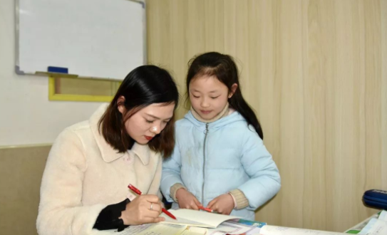 孩子成绩不理想，家长如何正确表达意见并配合学校教育