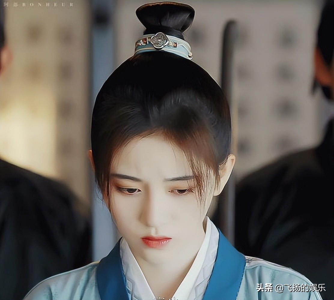 都是女扮男装，把唐嫣和叶童放一起，差距一目了然