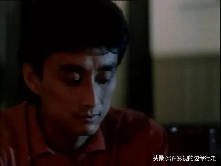 《摇滚青年》，其实是一个跳霹雳舞的青年，不过他的态度很摇滚