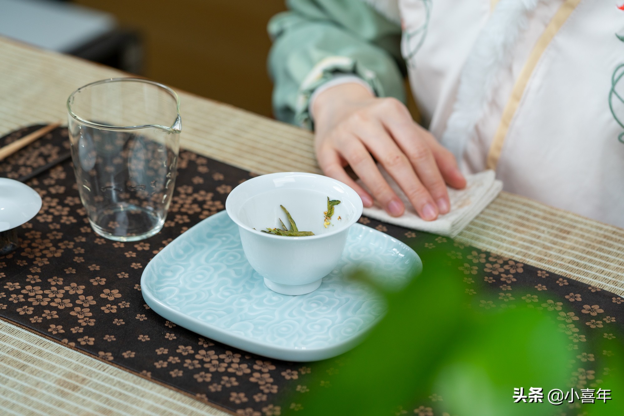 茶语静心优雅的句子（分享10句温柔的茶语温暖整个春天）