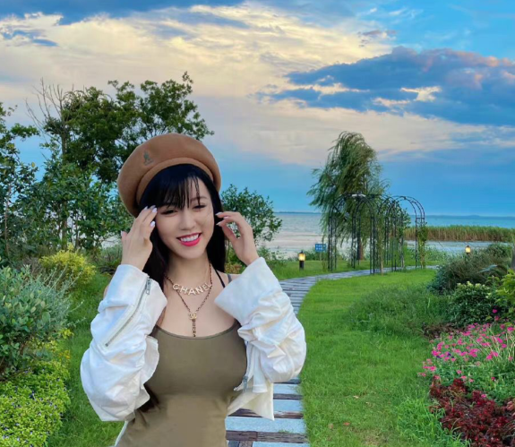 By2工作室喊话李靓蕾，让她配合警方调查造谣一事，女方暂未回应