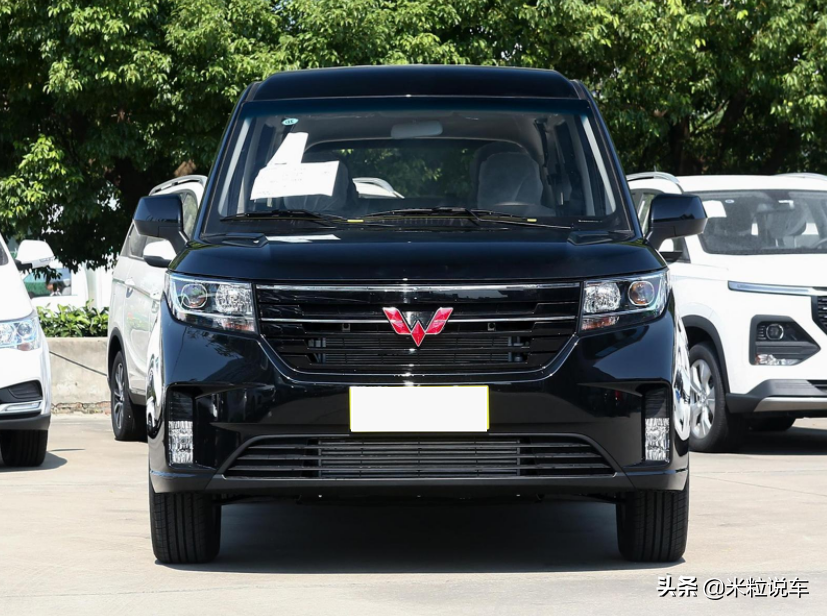 7.58万起！体验五菱征程：1.5T引擎，后驱7座，MPV榜单第五