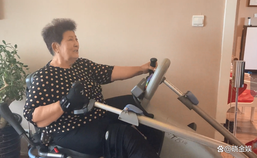 德德玛：越活越年轻，即便75岁高龄仍坚持每天“健身练声两不误”