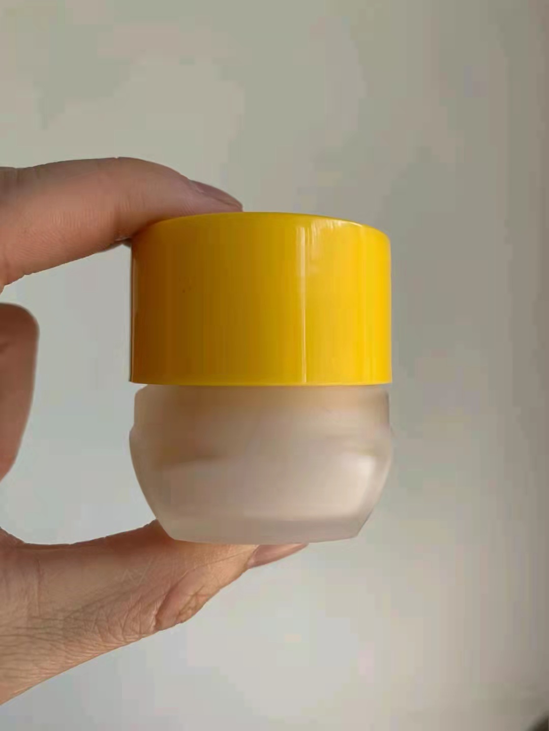 02摩登红人雪花膏