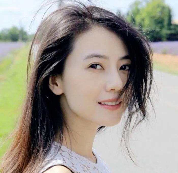 谁说女星素颜定翻车？这5位，不用化妆，素颜照常养眼，美如仙女