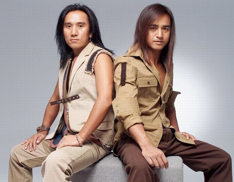 金曲奖红毯争奇斗艳，小S穿芭比粉踩恨天高，音乐组合戴恐龙头套