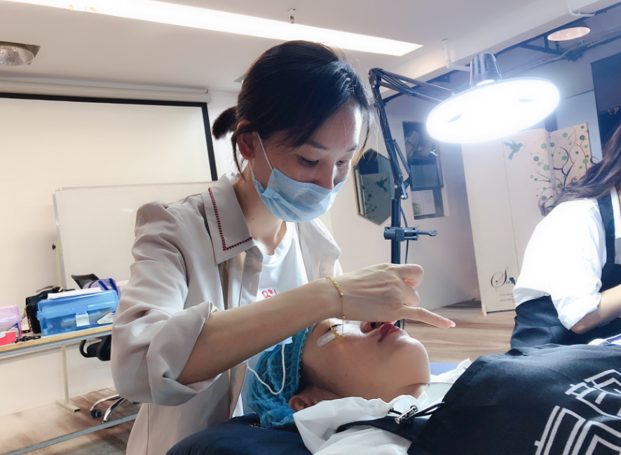 未来十年女生很“吃香”的专业，性价比非常高，女同学别错过