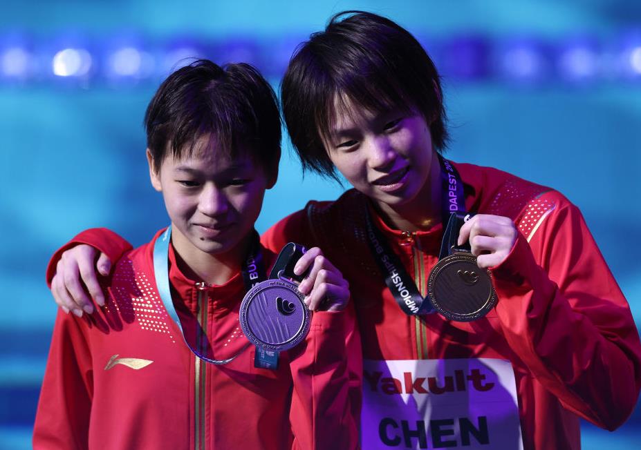2金1银！全红婵握拳夺冠，世锦赛23万奖金胜陈芋汐，温馨一幕曝光