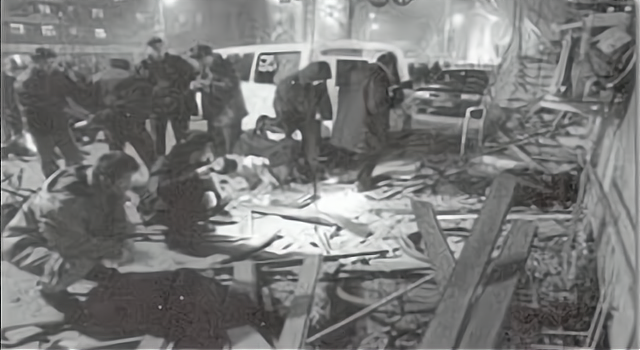 罪恶五兄弟：2003年，五兄弟制造持枪爆炸抢劫运钞车案，均被正法