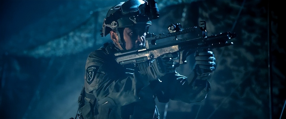 吴京硬汉枪战动作片《战狼》武器解析盘点