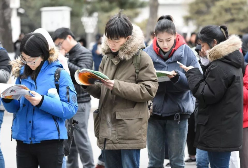 考研复试中，淘汰率高的7所院校，没实力的话不宜“飞蛾扑火”
