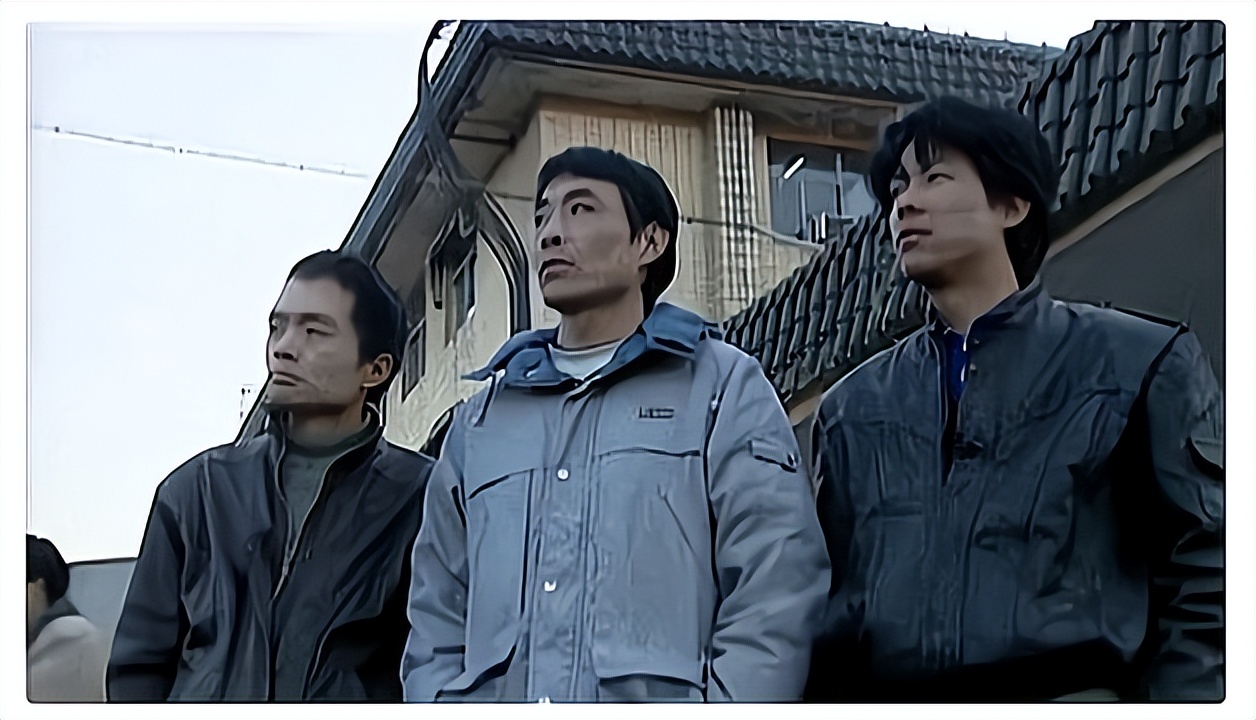 《征服》和《12.1枪杀大案》就像孪生兄弟，一个艺术，一个真实