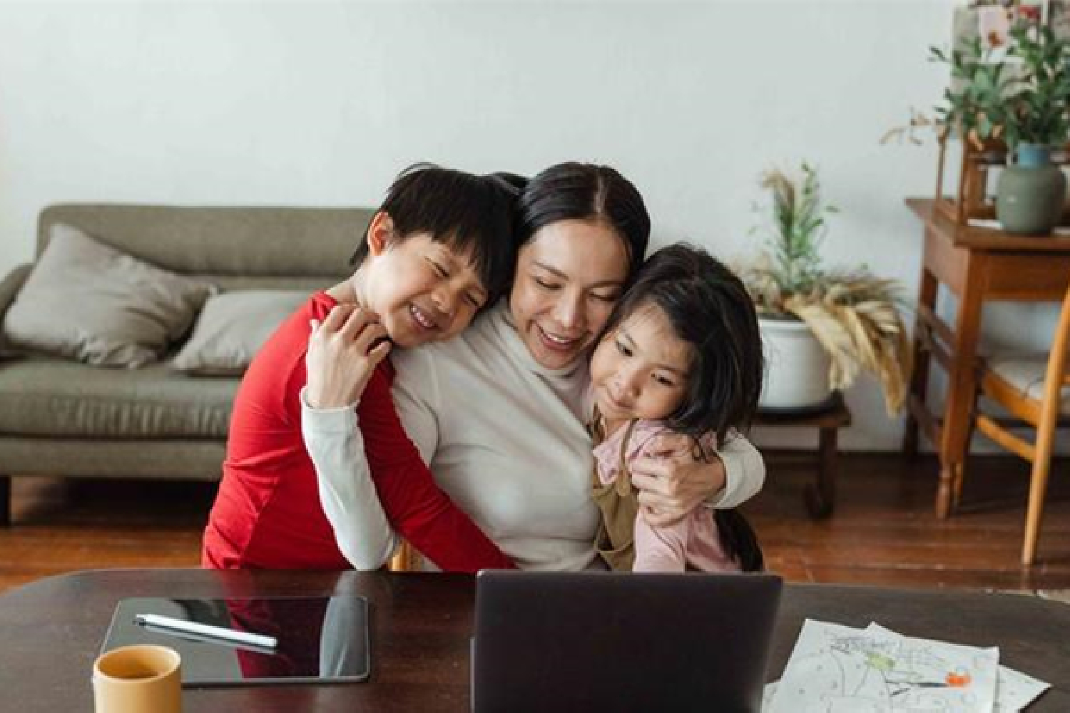 孩子懂不懂得“心疼妈妈”，都写在日常表现里，对照你家娃看看