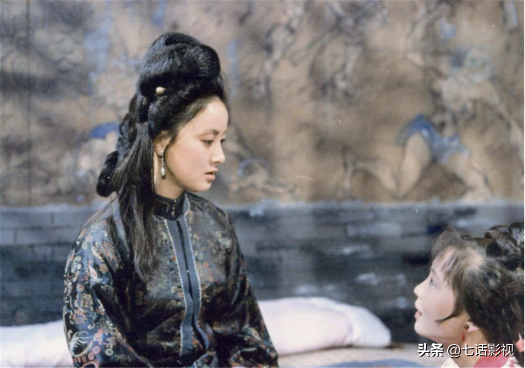 从《红楼梦》看古装剧妆发演变，这些年，哪些东西在慢慢消失？