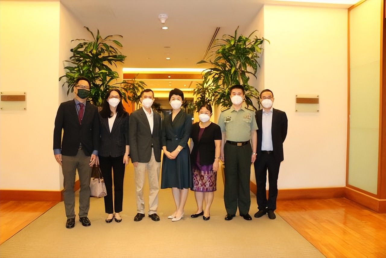 新任中國駐新加坡大使孫海燕抵新履職，曾在中聯部任職（附簡歷）