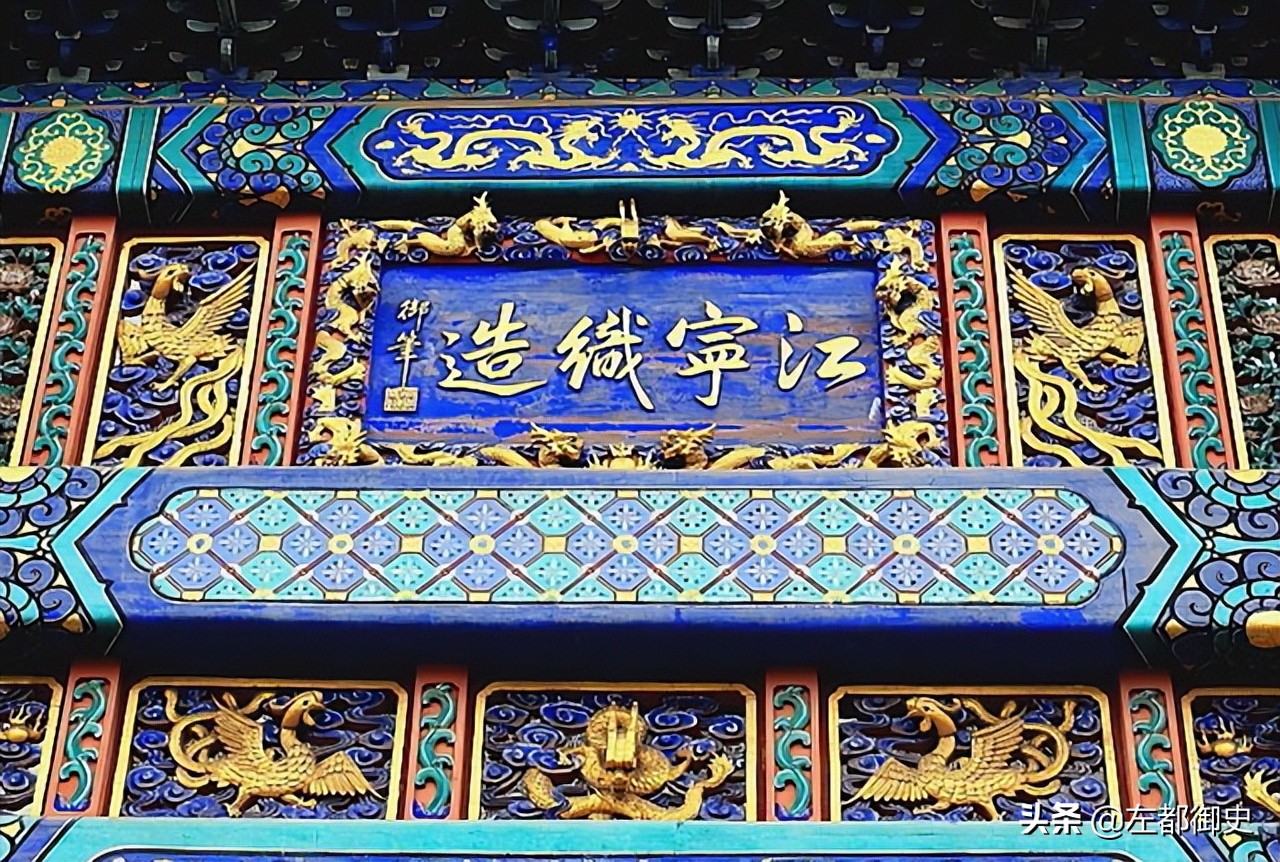 曹家被抄和站错队没有关系，是康熙太放纵，雍正没有理由继续惯着