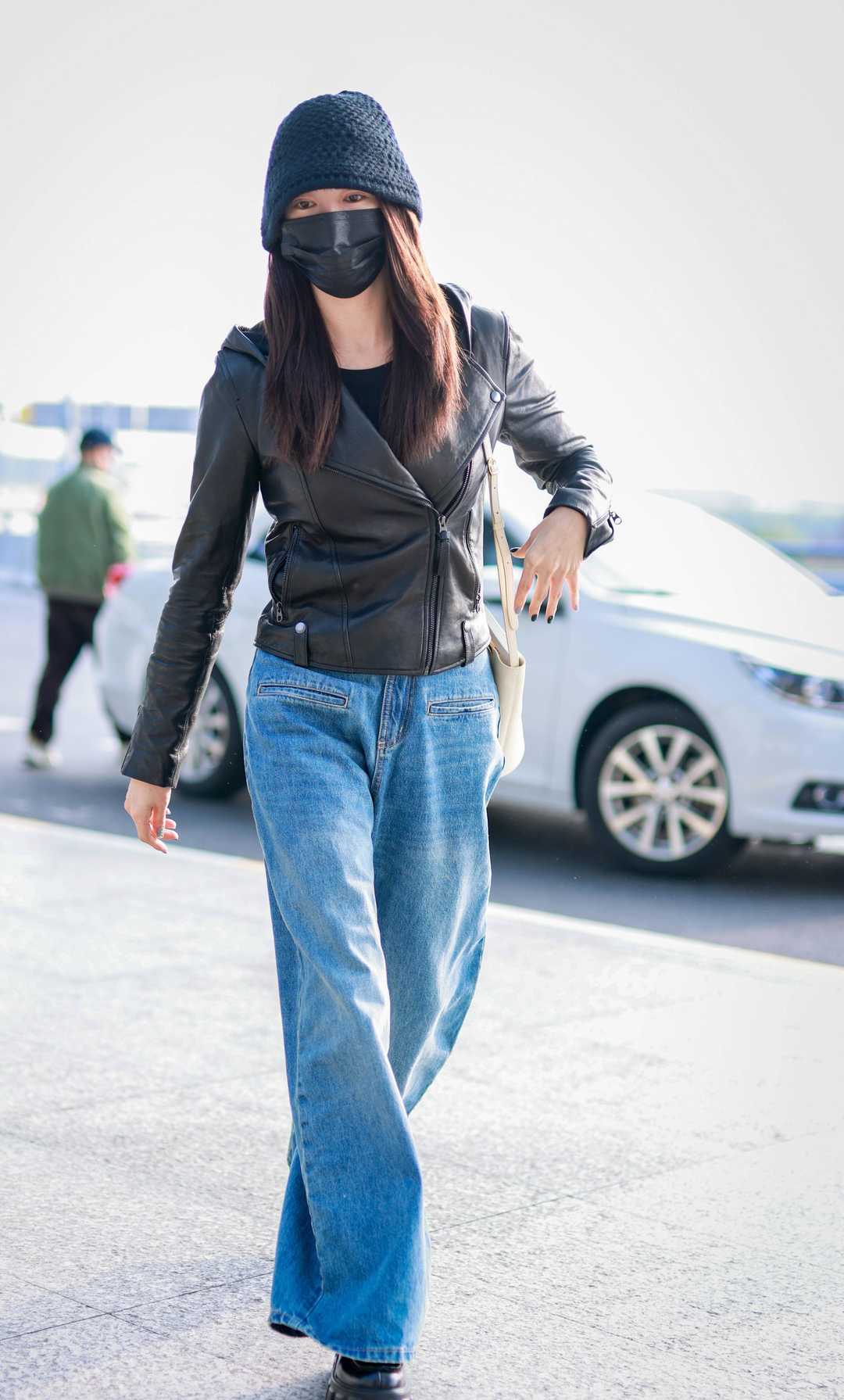 中长款皮衣搭配图片女(张雨绮) - 赤虎壹号