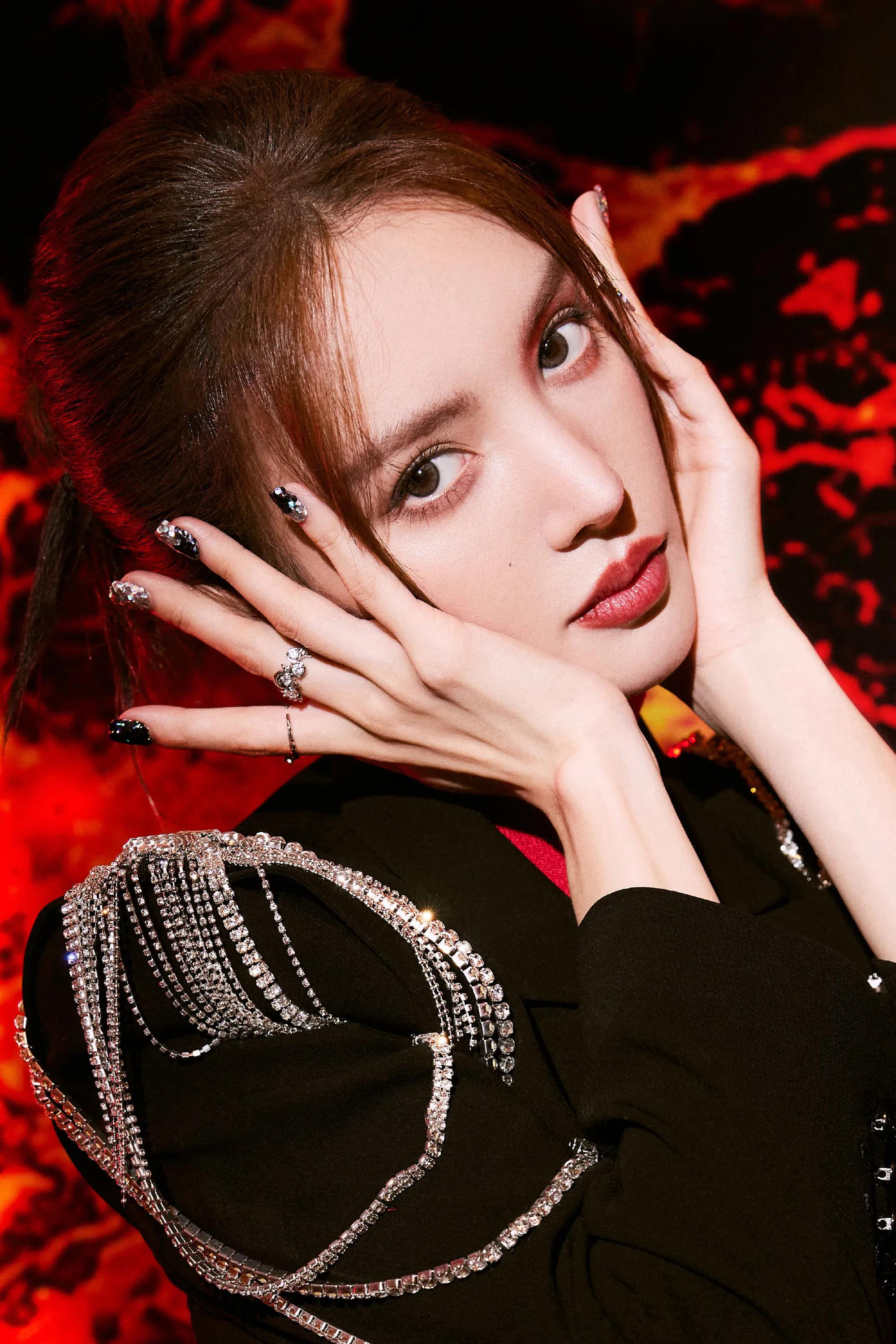 金晨炙热火焰大片