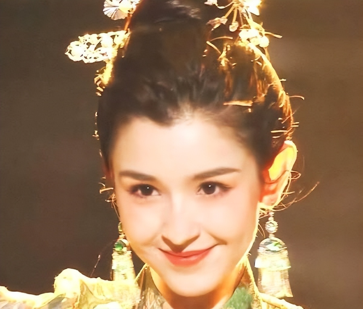 新疆盛产美女！这10位“哈密瓜”女星，充满了“异域风情”