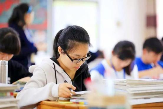 高三模拟考试没超过400分，还能考上二本吗？资深班主任这样说