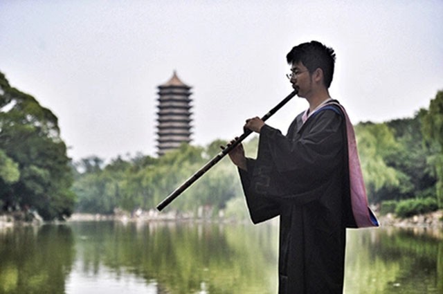 北大专业“六代单传”，一人请假全院休息，毕业合影只有1名学生