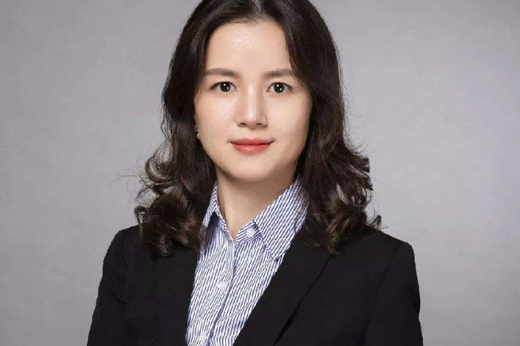 管理规模破千亿，“医药基金女神”葛兰为何会被“越跌越买”?