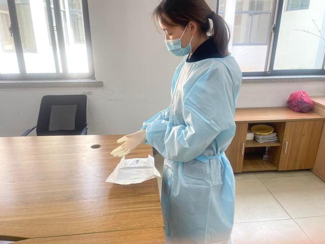 90后美女入殓师李淑萍：从不主动和人握手，一天只能缝合一具遗体