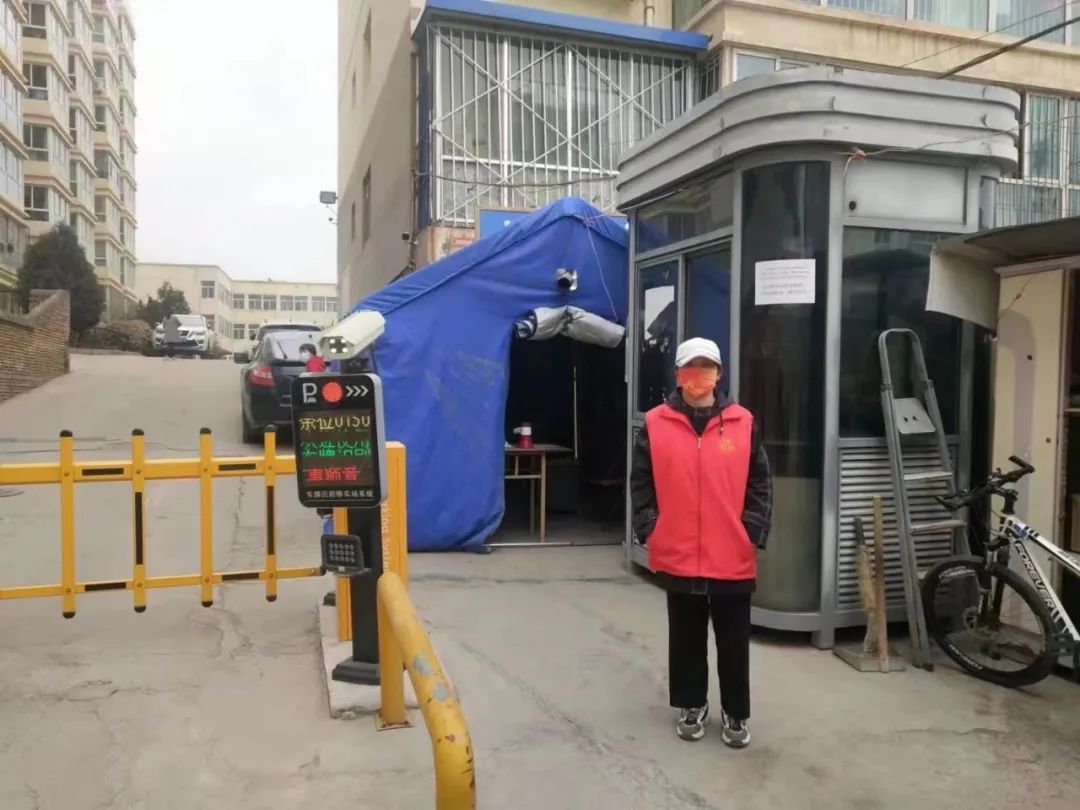 【疫情防控 巾帼在行动】白银市各级妇联党员干部下沉社区开展疫情防控工作