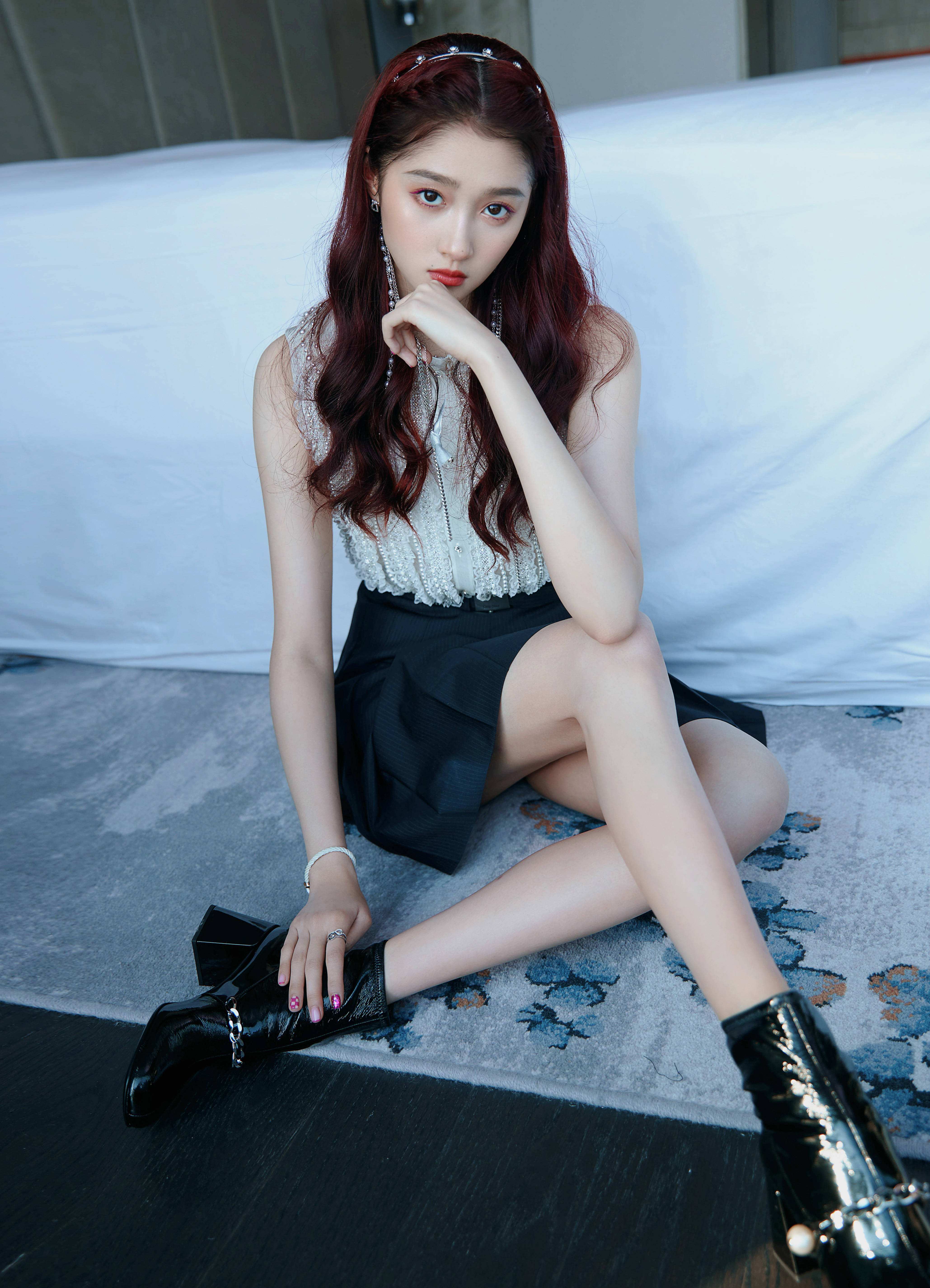 很奇怪晓彤不管什么类照片，看到她始终感觉还是“国民闺女”