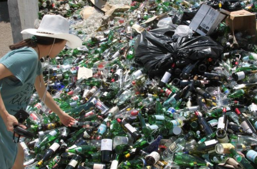 �о����֣�����ƿ�����4��������ƿ��Σ���������ͽ����������