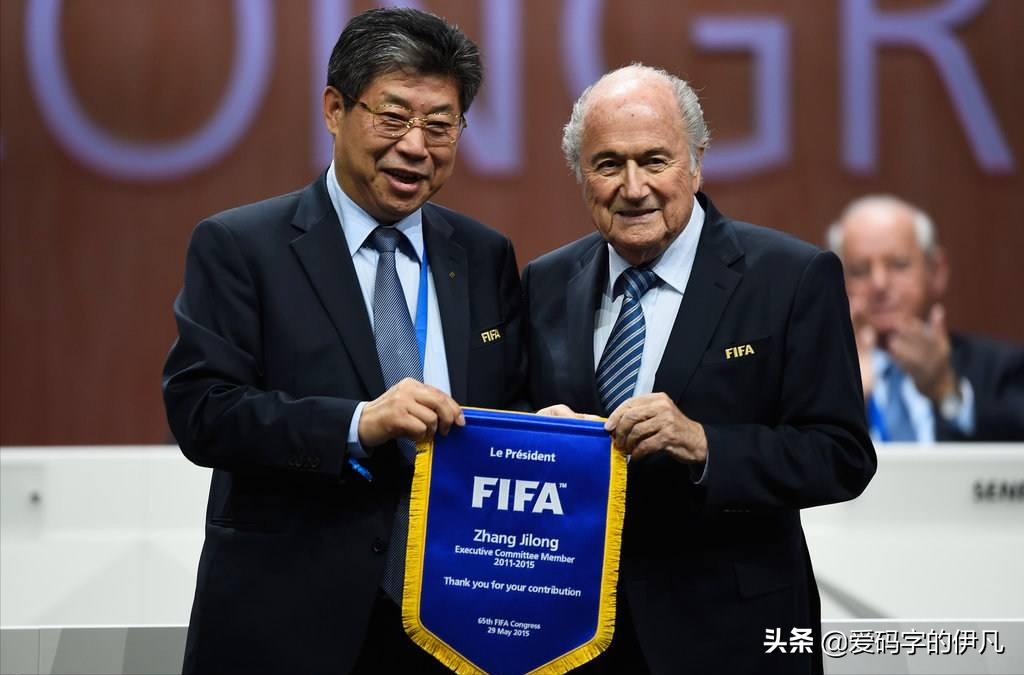 世界杯的足球多少钱一个(2022卡塔尔世界杯背后的权钱交易：FIFA的金钱帝国)