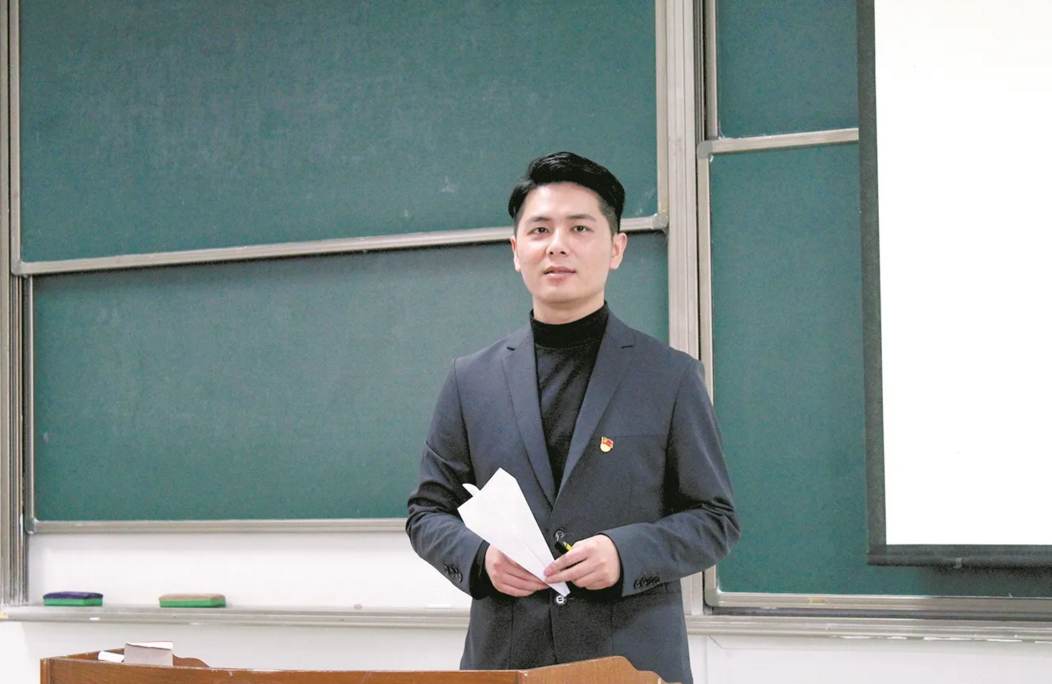 当大学老师好吗（难怪教师备受青睐）