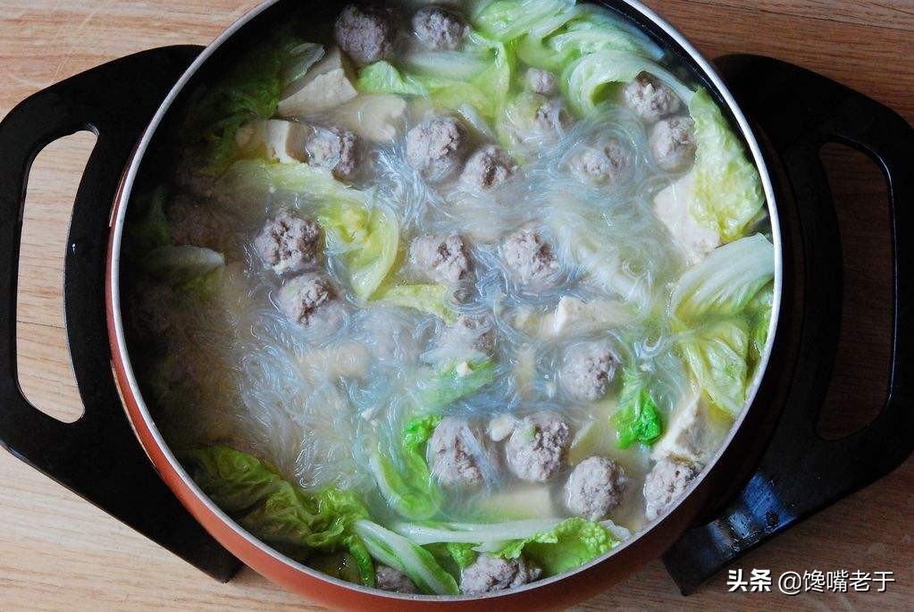 女人体寒怕冷，建议常吃这6道家常菜，补气血暖手脚，温暖度寒冬