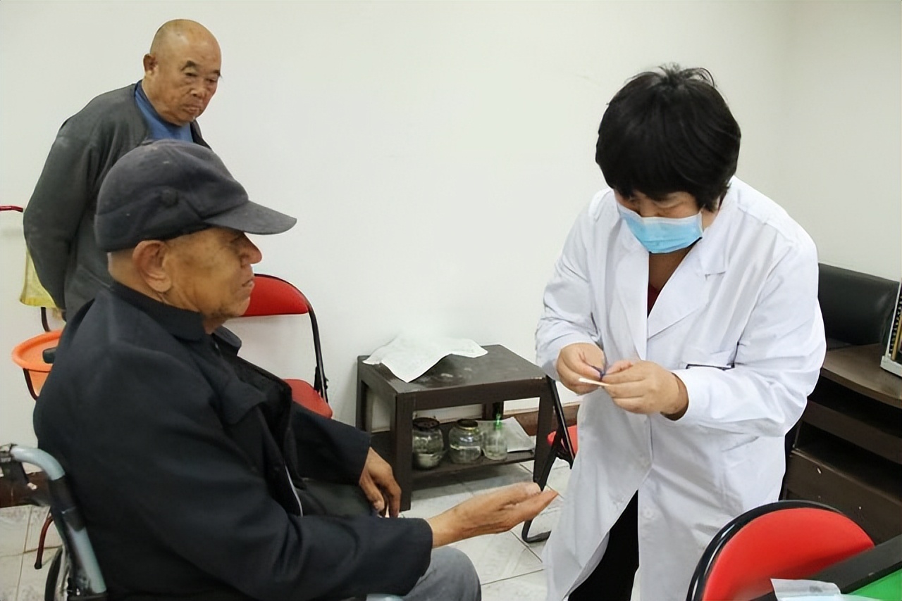 柳叶刀：“日行万步”被否？最佳步数，或因年龄而异，建议参考