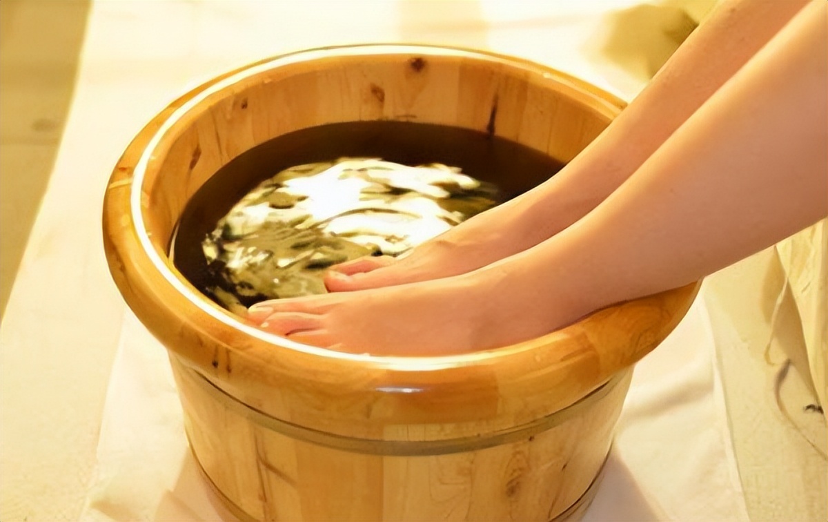 节节草是什么?提醒:老人用它来泡脚,或帮助解决多年"老问题"