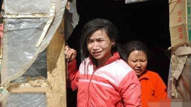 1991年，四川19岁少女被拐卖到山村充当生育工具，同牲畜吃住15年