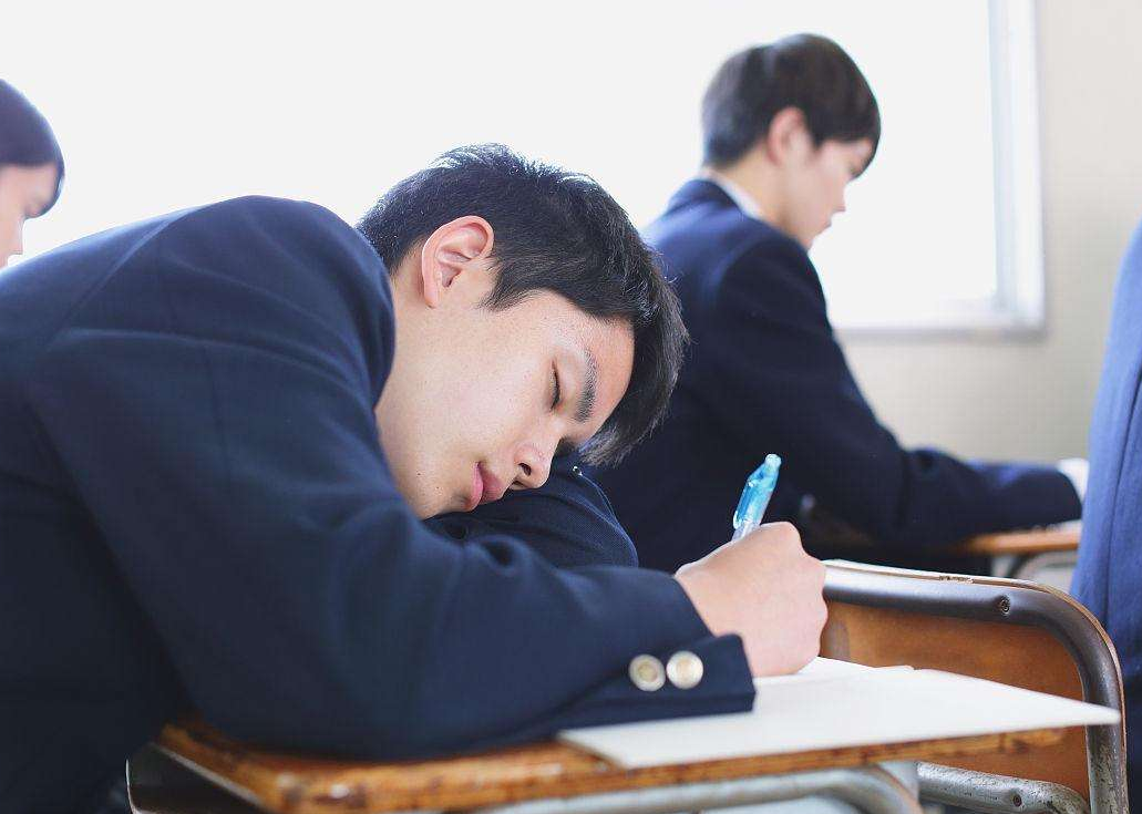 双减之后的第一个期末，公办和民办学生区别明显，你选对了吗