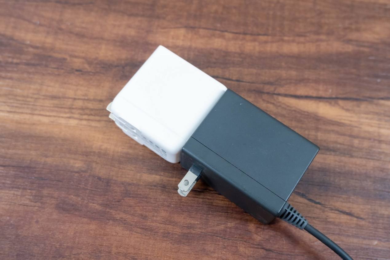 小巧便携高功率，充电更快更省时，aigo充电器C口65W体验