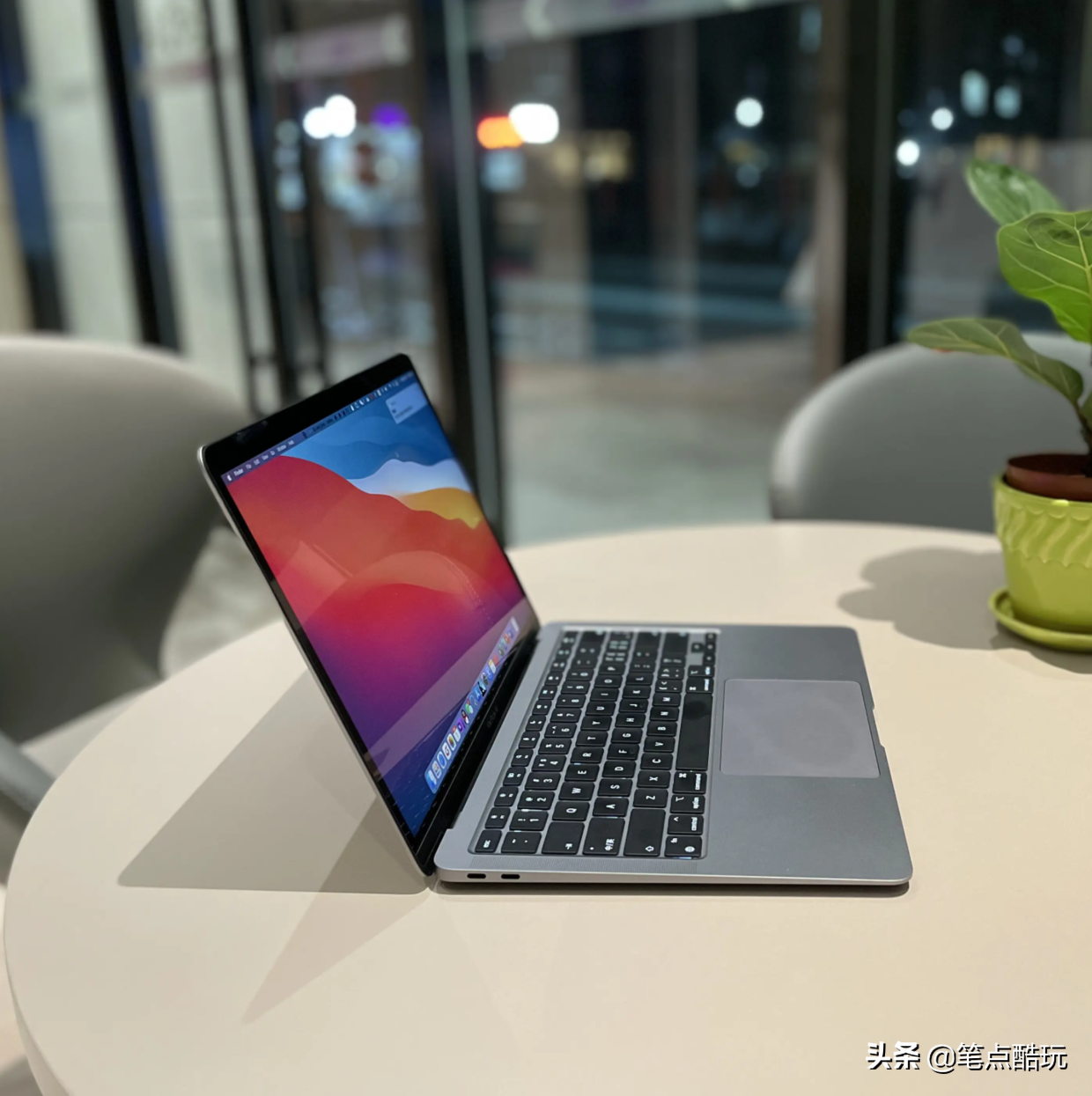 苹果直营店和授权店哪个更正规？哪些渠道支持拆封激活后可退货？