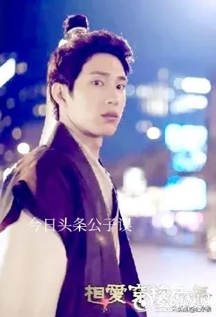 井柏然情史，出生28天被母亲抛弃，演《捉妖记》成名，情散倪妮