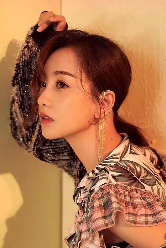 杨蓉：气质优雅，唯美的迷人的高清写真集
