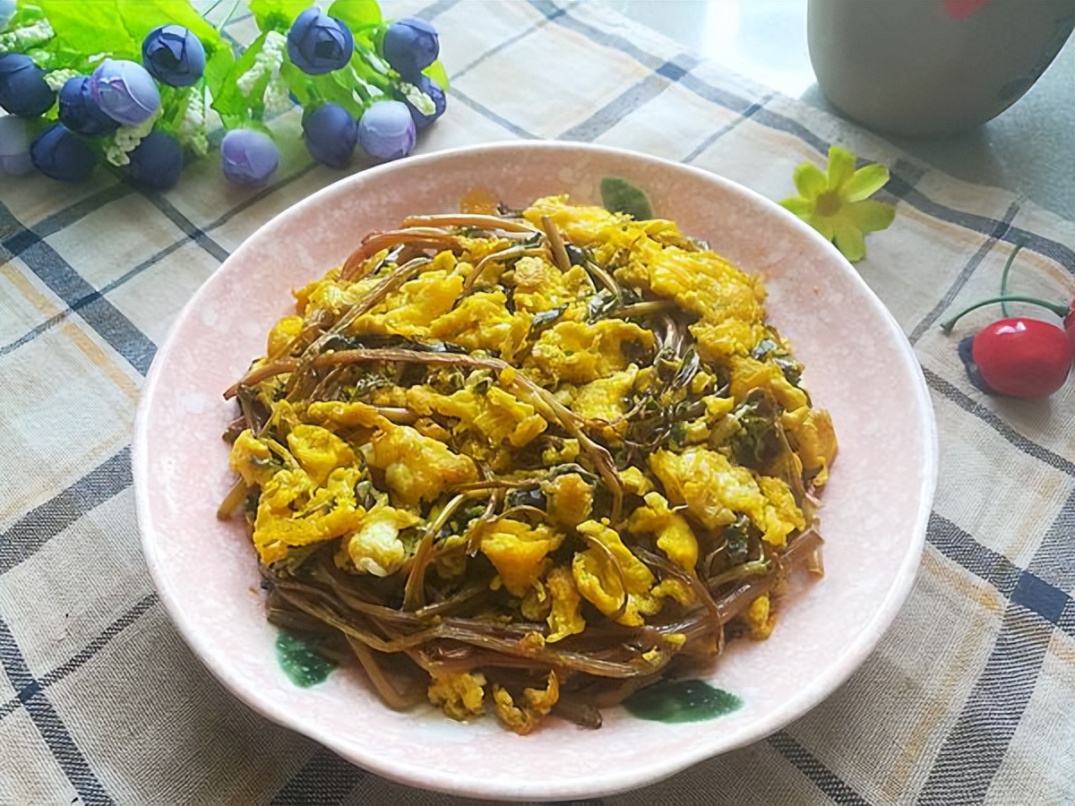 推荐菜谱:曲麻菜炒鸡蛋